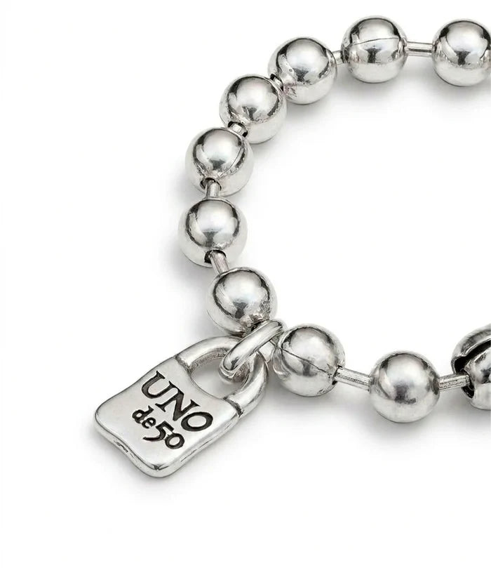 Beaded bracelet with padlock