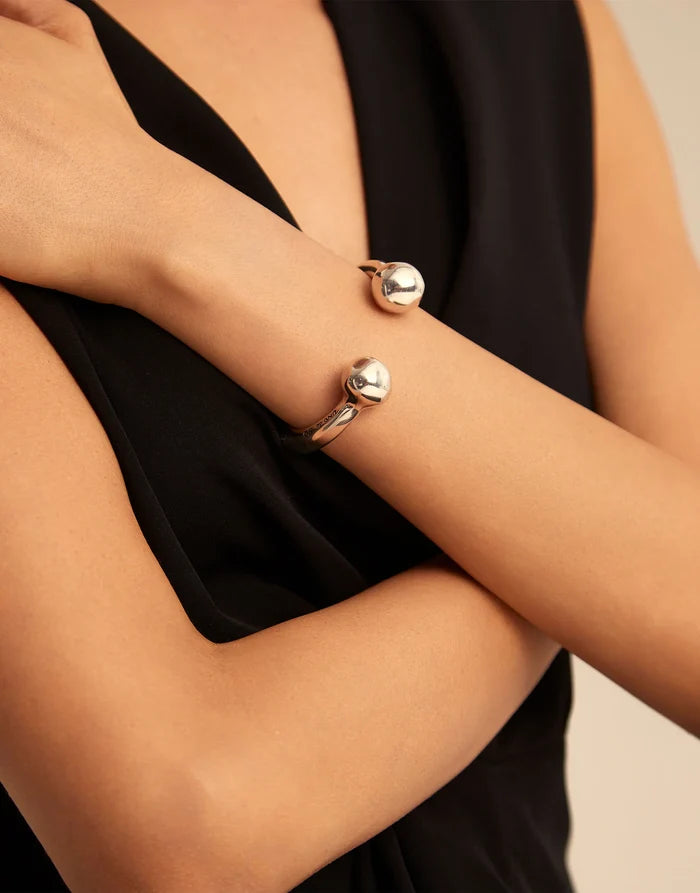 Classic‑design bracelet