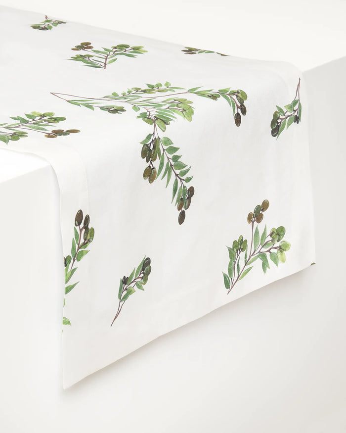 Oliva Table runner on table