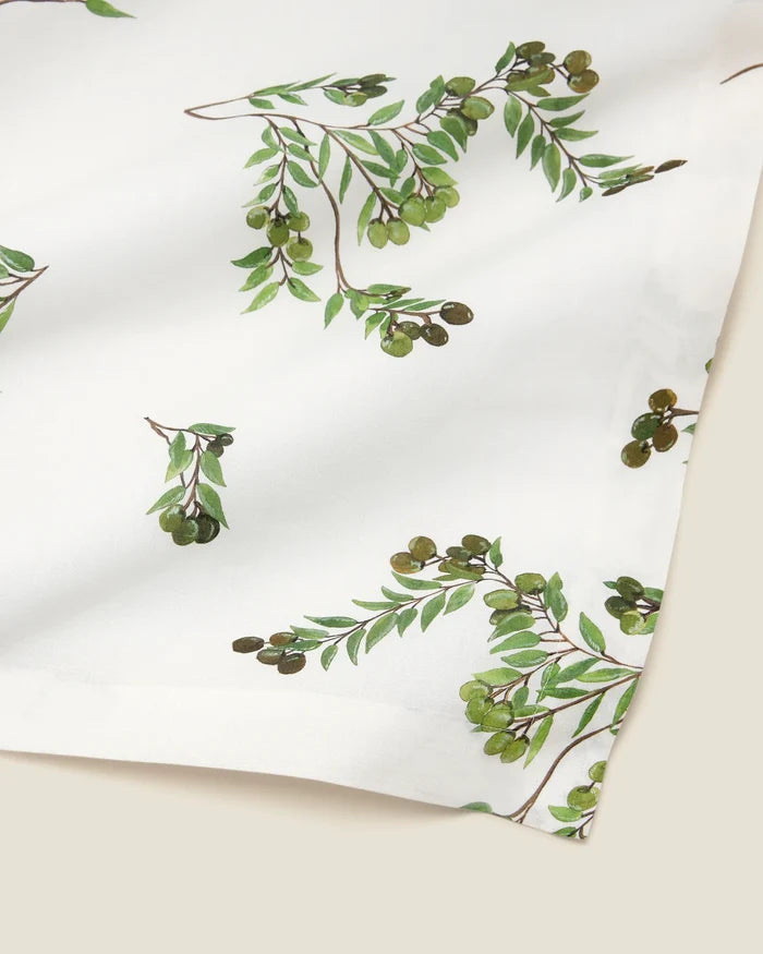 Olivia table linens corner details