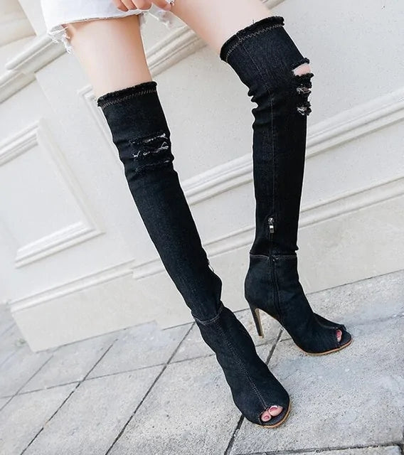 Black / 4