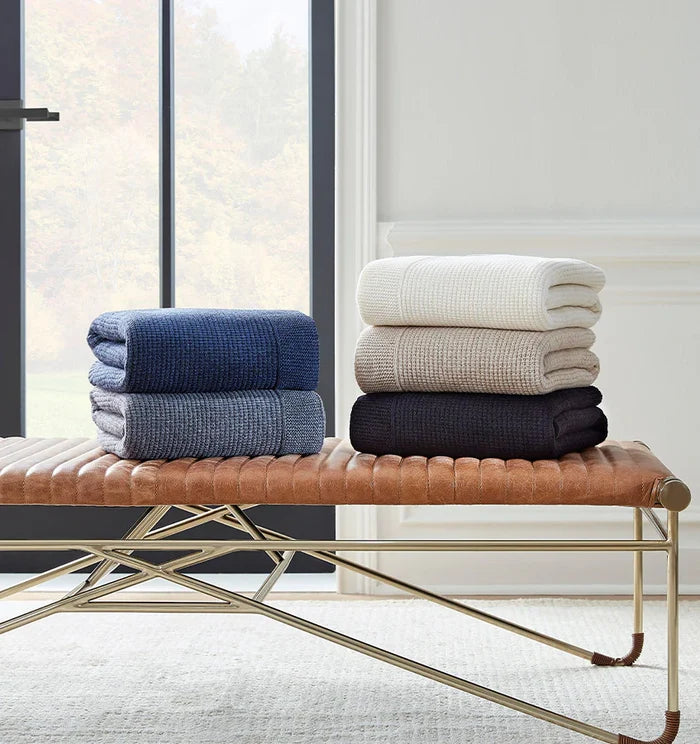 Pettra Throw - Sferra