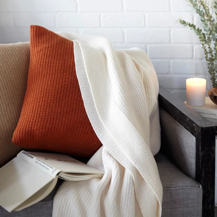 Pettra Throw - Sferra