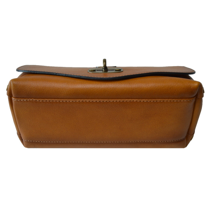 Pratesi Castel Del Piano Clutche in genuine Italian leather