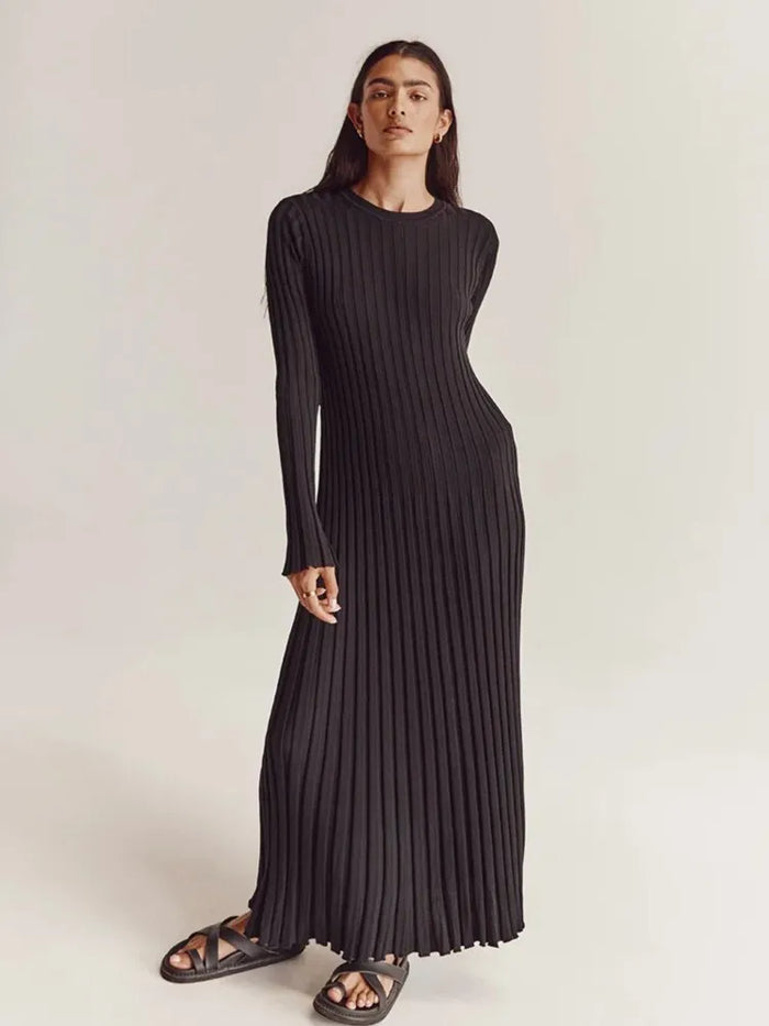 Ribbed Knit Maxi Dress: Elegant Autumn Style Rieworkes