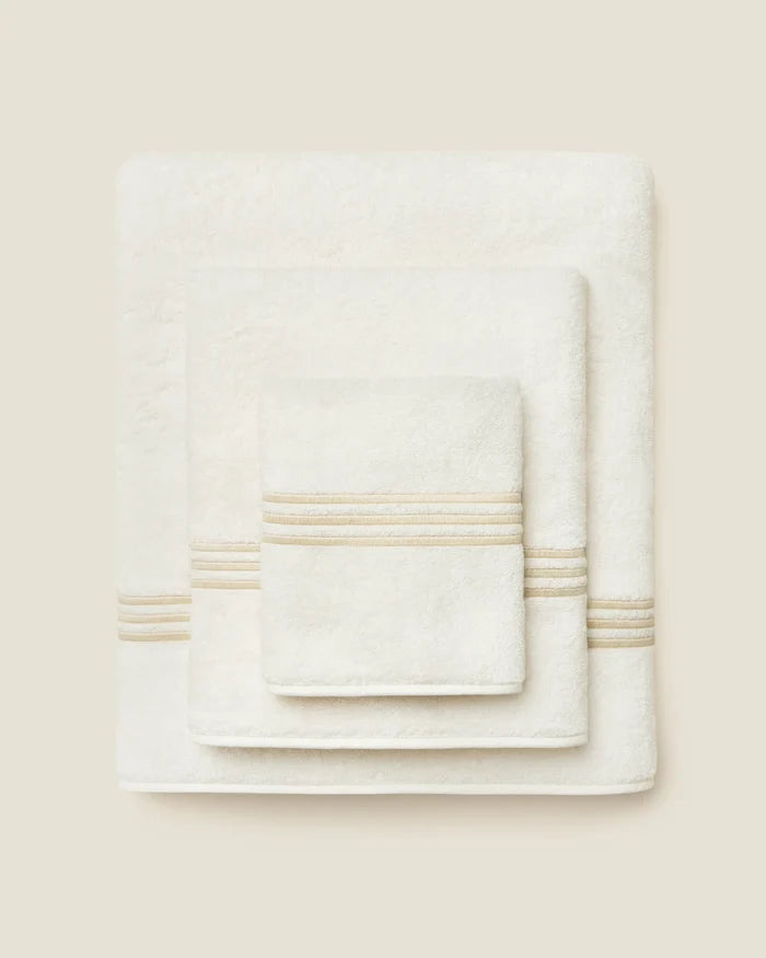 Tre Righe Ivory/beige towel stack