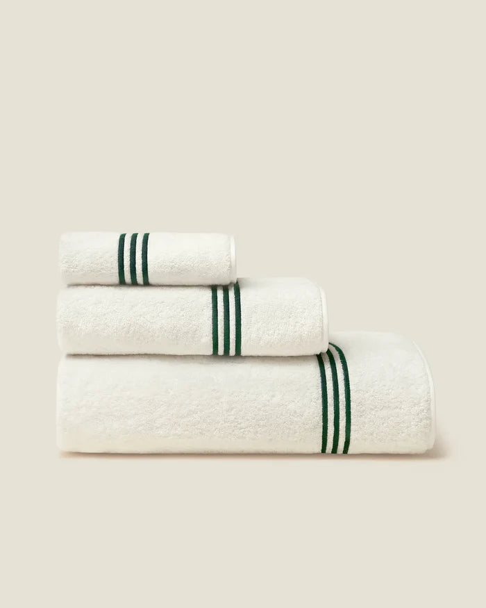 Tre Righe Ivory/emerald bath towels stack side angle