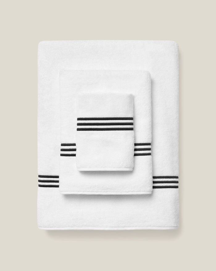Tre Righe bath towel stack white/black