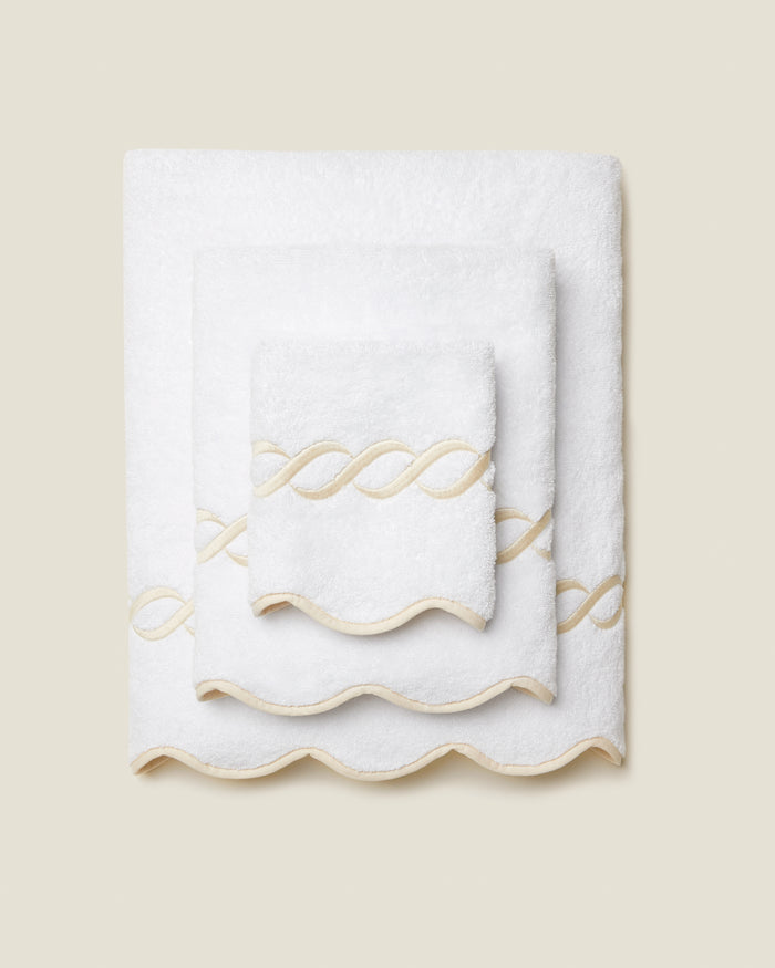 Treccia white/beige bath towel stack